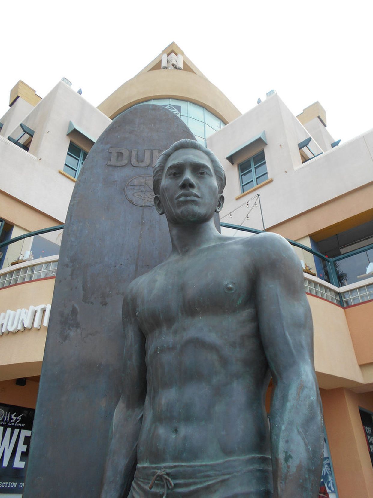 Duke Paoa Kahanamoku Statue