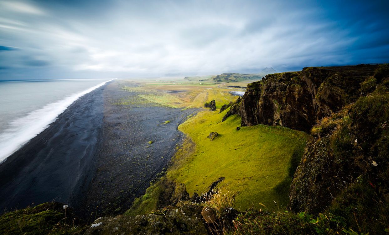 Dyrhólavegur Cliffs