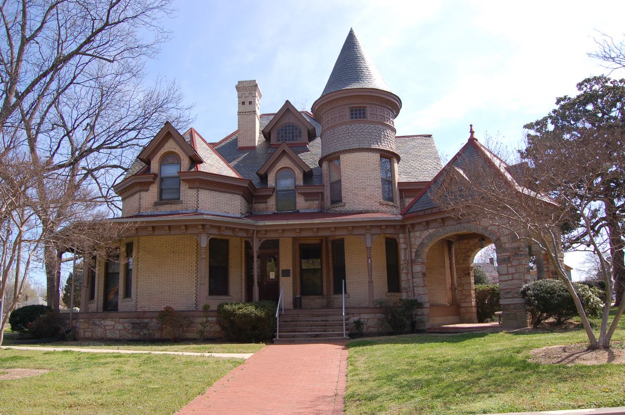  Capehart House 