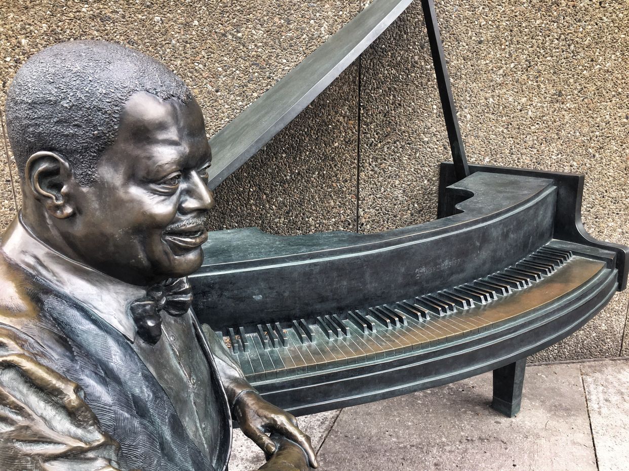 Statue of Oscar Peterson