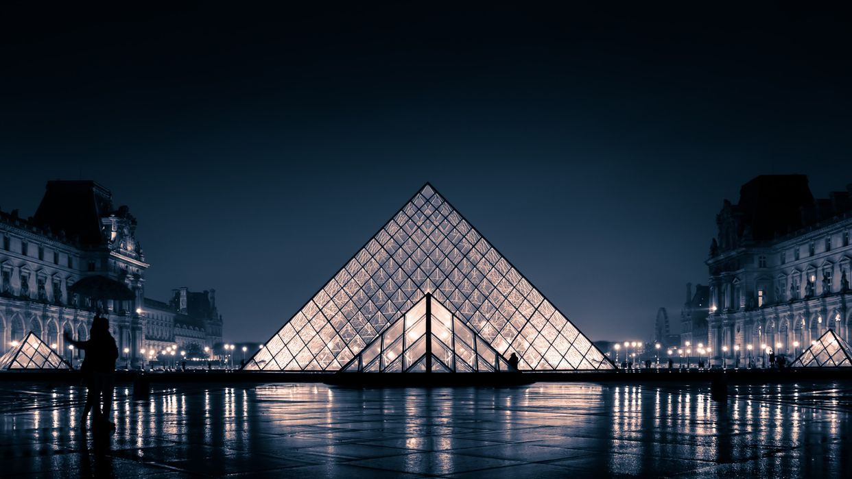 Pyramide du Louvre