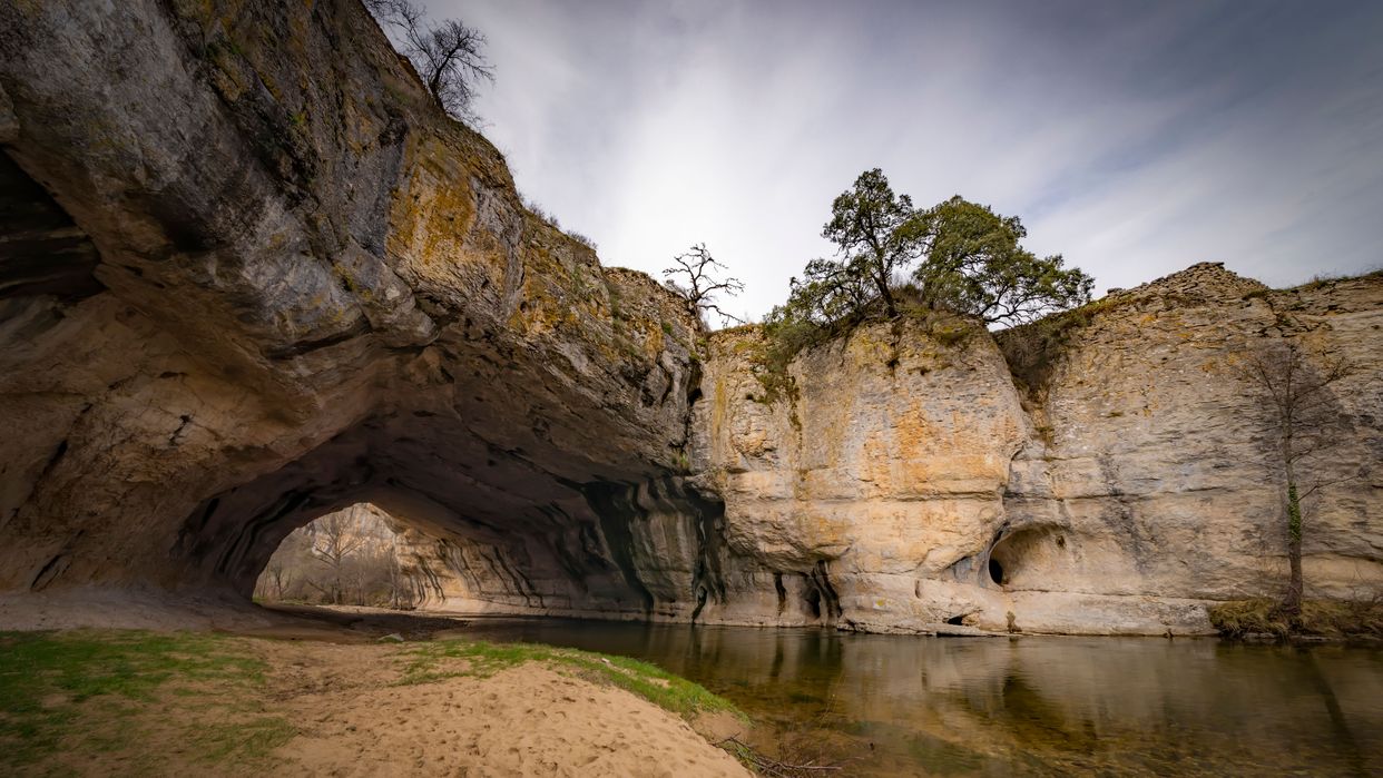 Nela River Natural Bridge