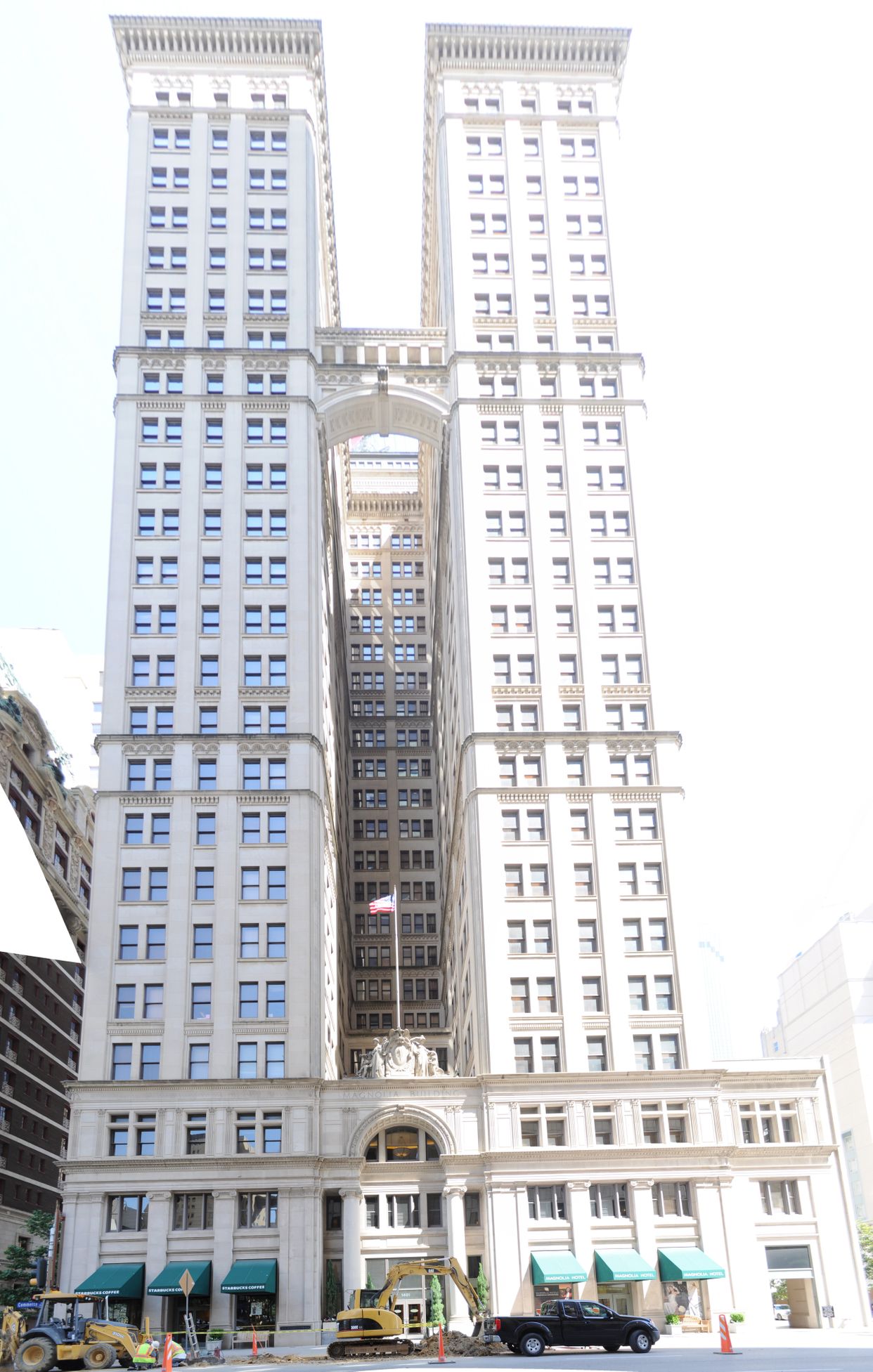 Magnolia Hotel 