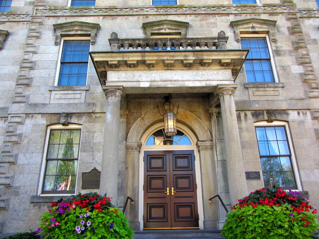 Niagara Courthouse