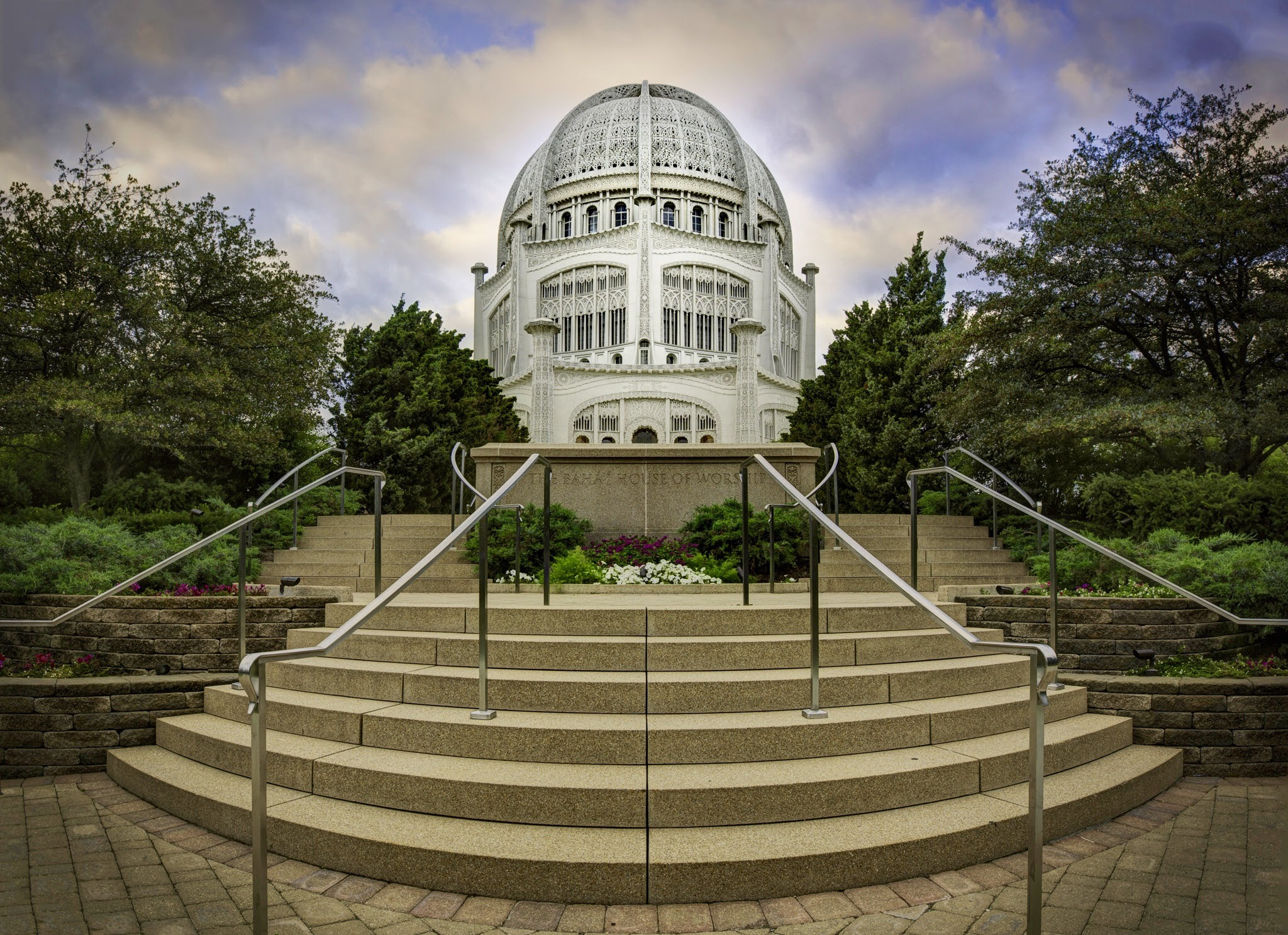 Bahá'í House of Worship — Photo by http://edmimages.com