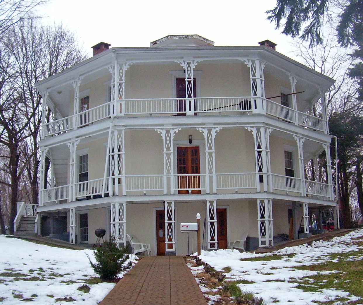 Octagon House 