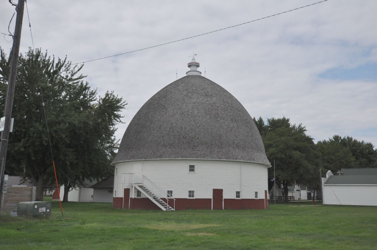 Tonsfeldt Round Barn 