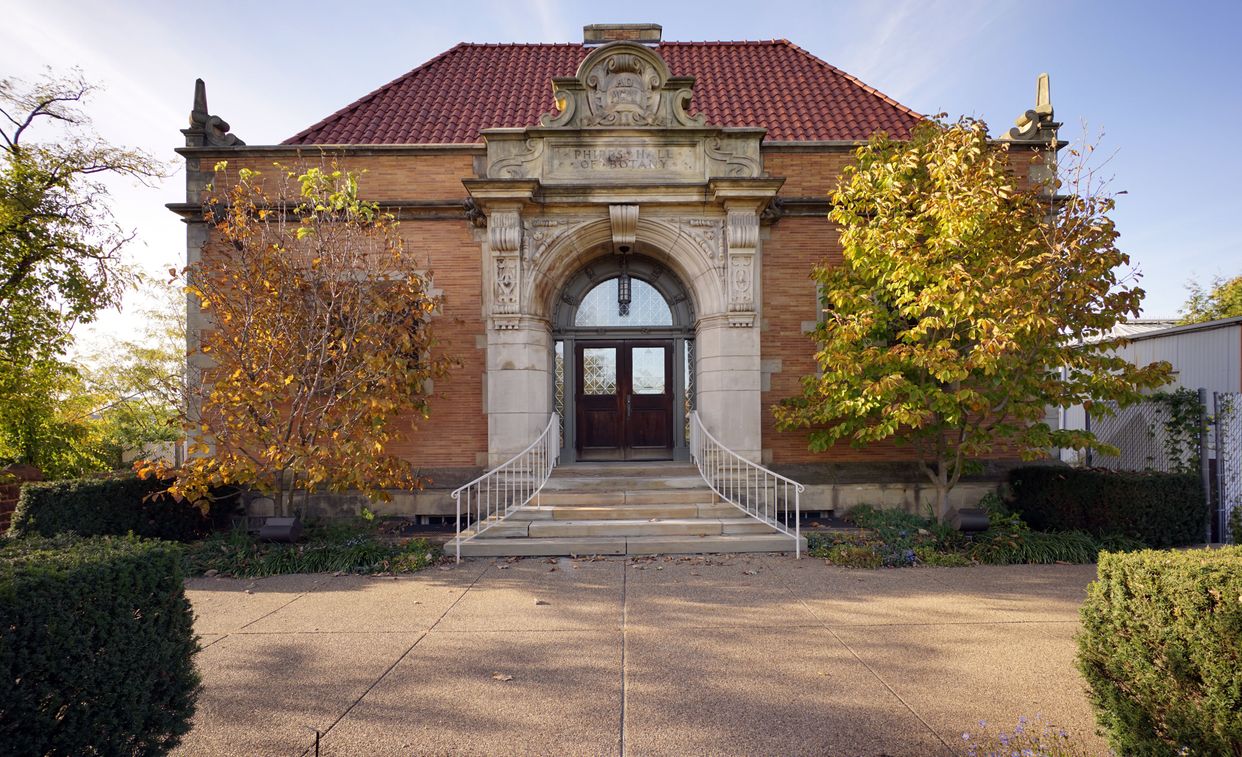 Phipps Hall of Botany