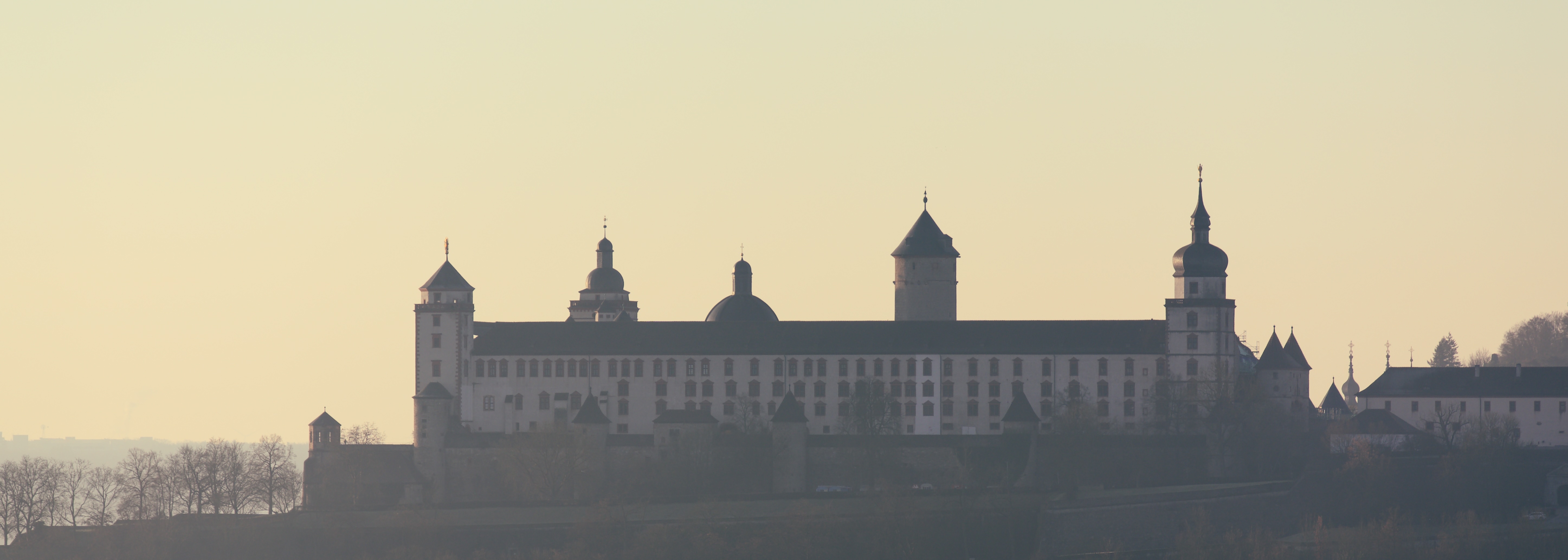 Wetterschutzhütte — Photo by x