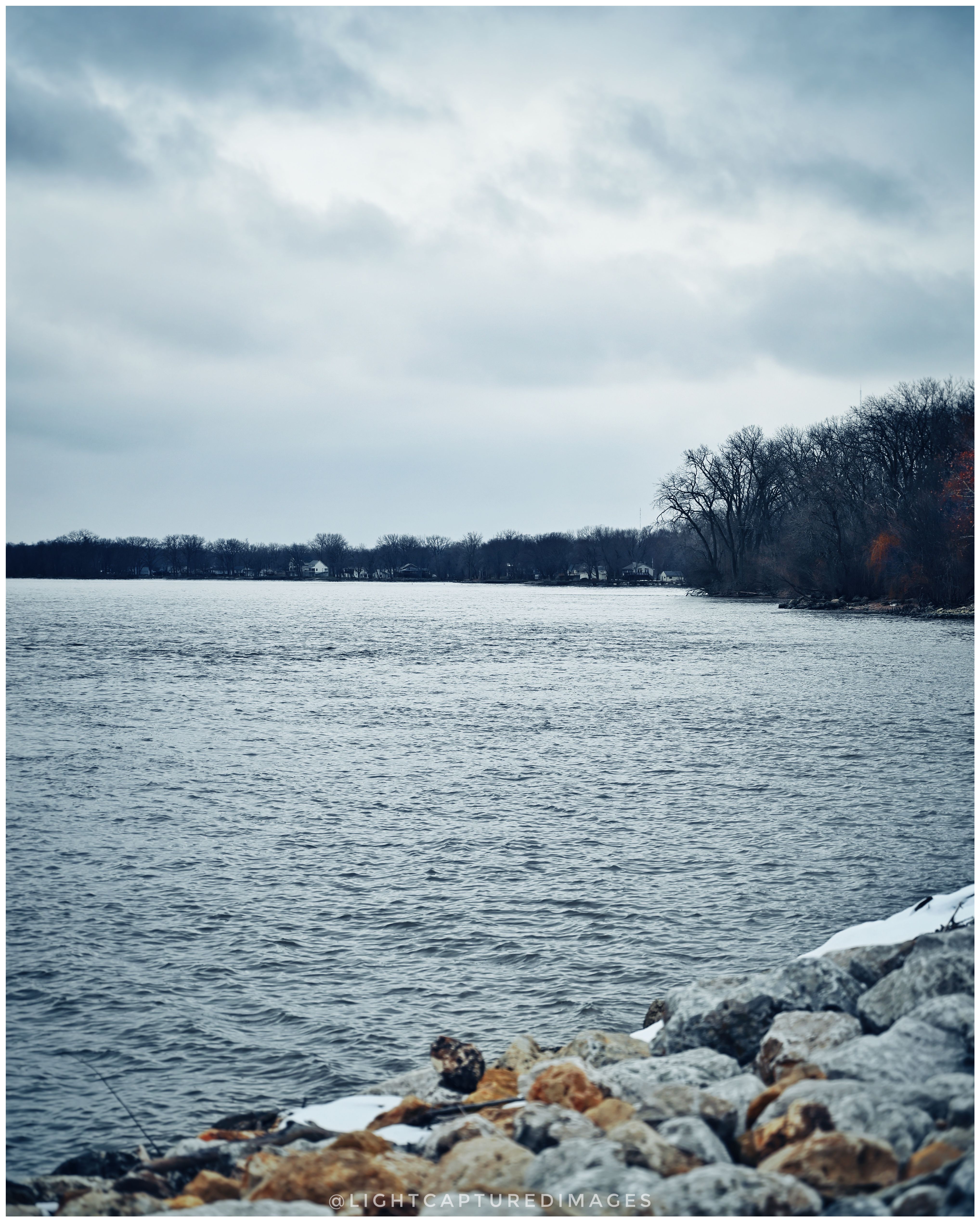 Lock and Dam 14 View — Photo by @lightcapturedimages