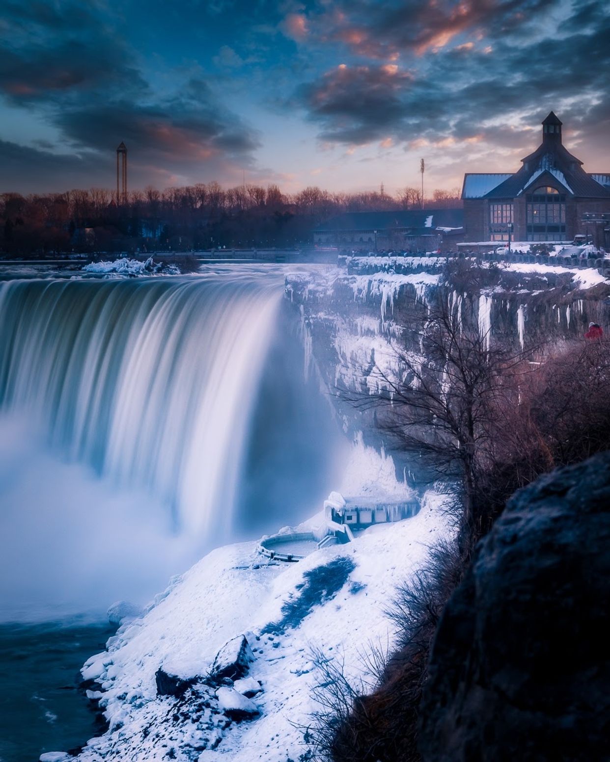 Niagara Falls Viewpoint