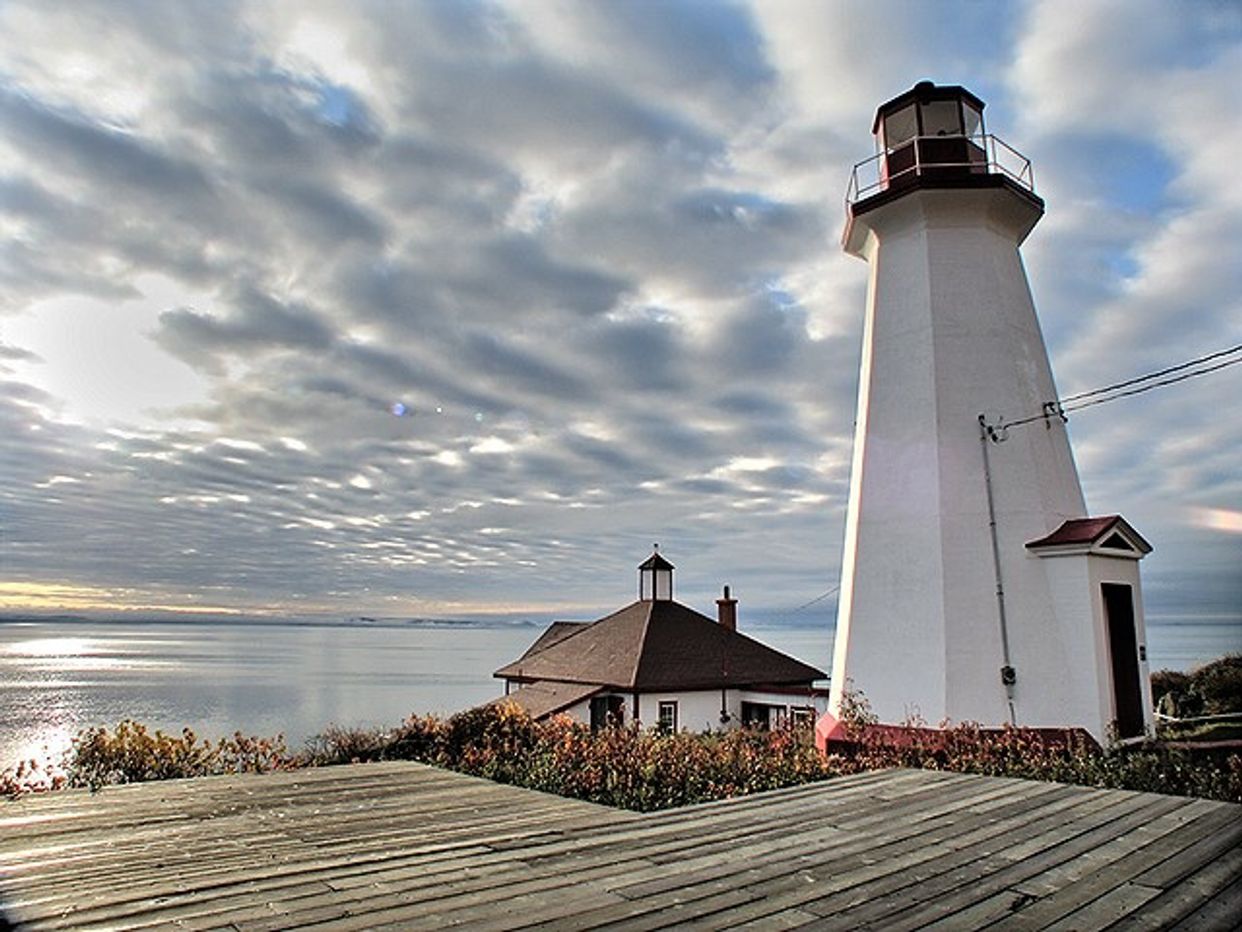 Cap Saumon Lighthouse