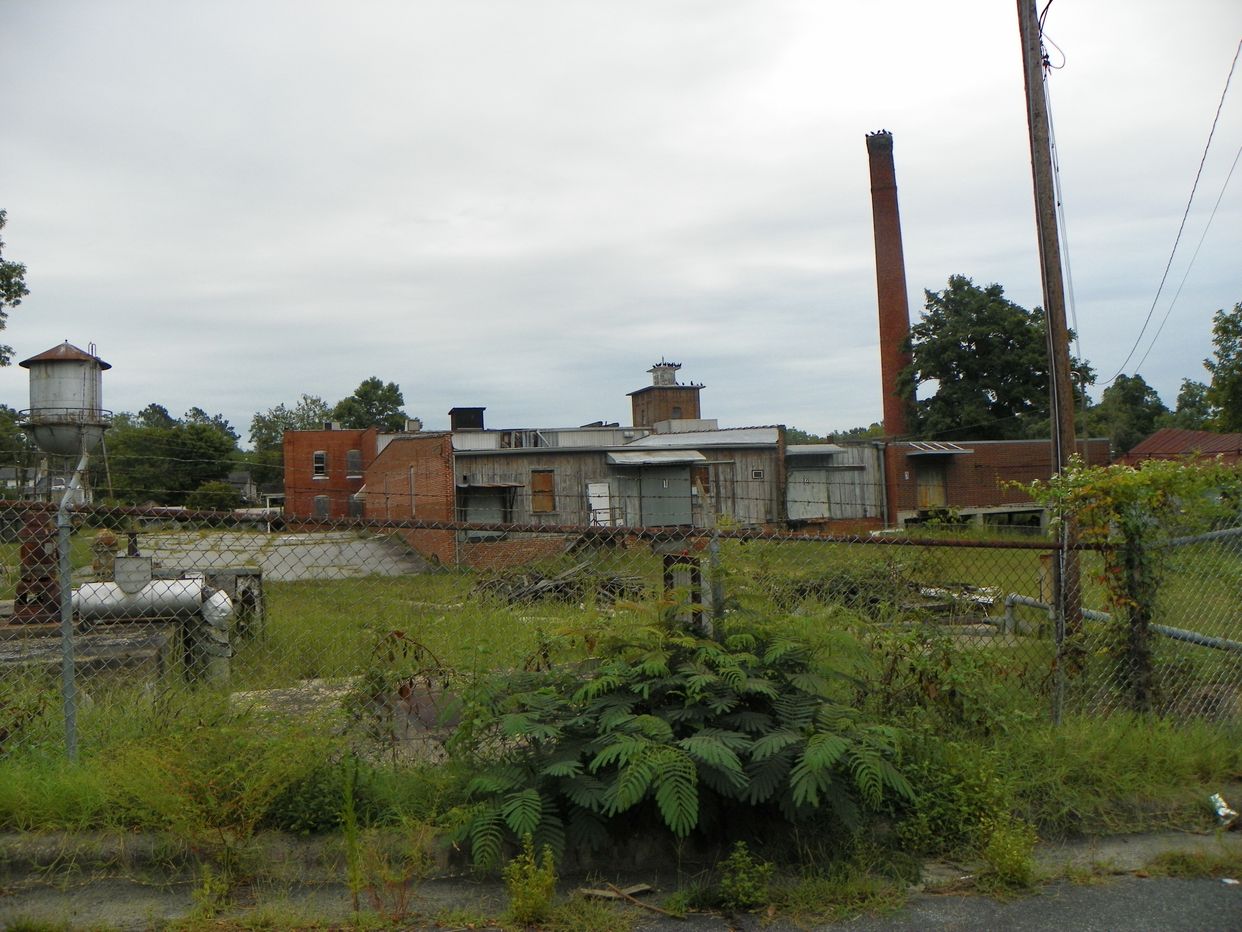Abandoned Oakdale Cotton Mill 