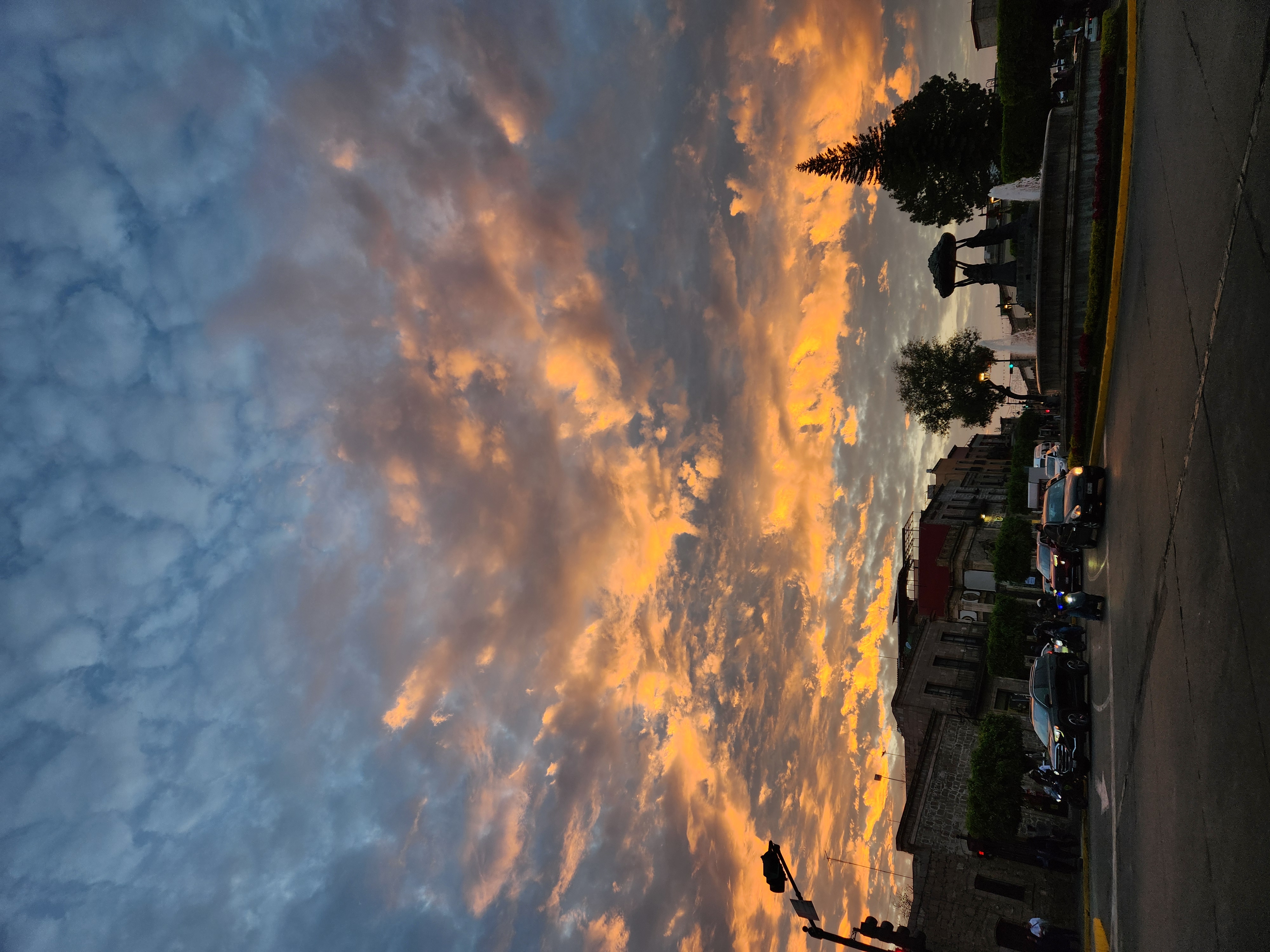 Fuente de las Tarascas — Photo by https://instagram.com/diego.a_cisneros?utm_source=qr&igshid=MzNlNGNkZWQ4Mg%3D%3D