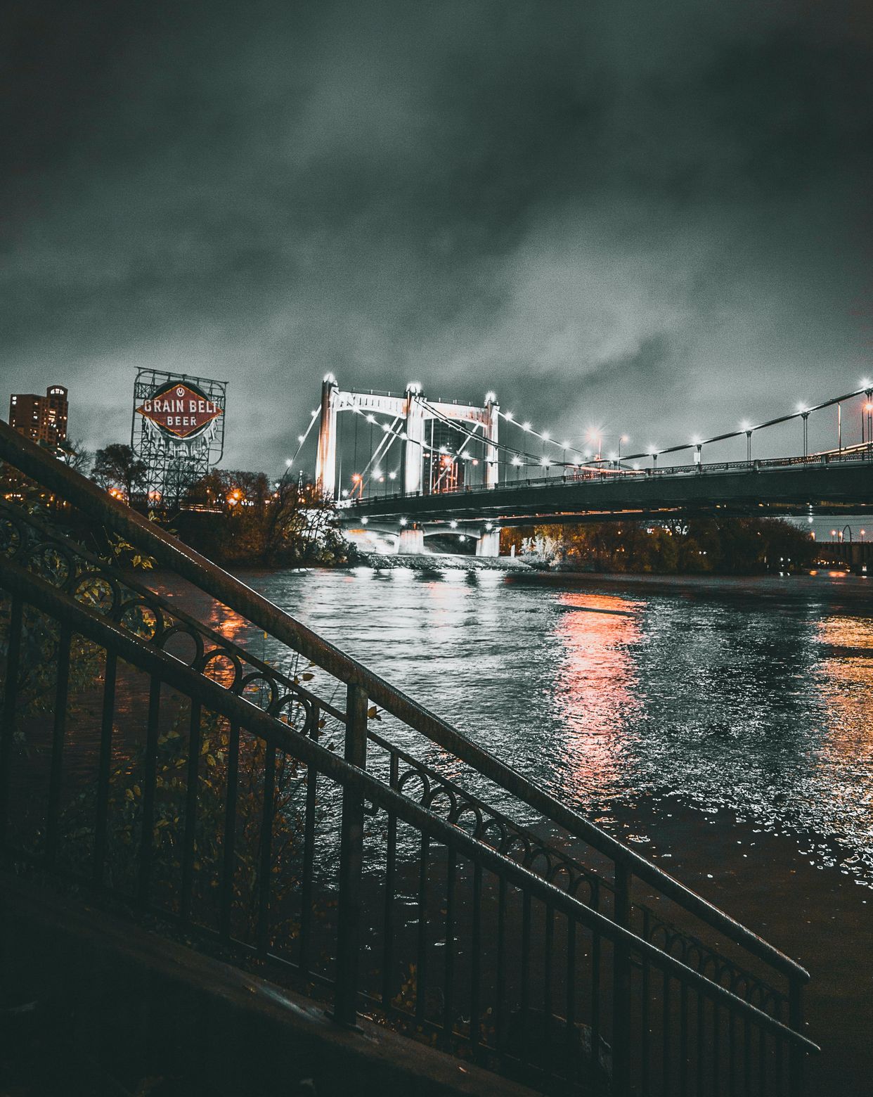 Hennepin Avenue Bridge