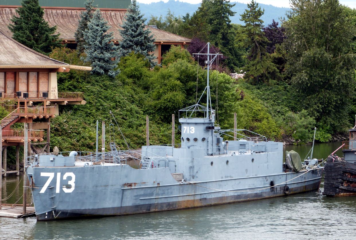 USS LCI-713