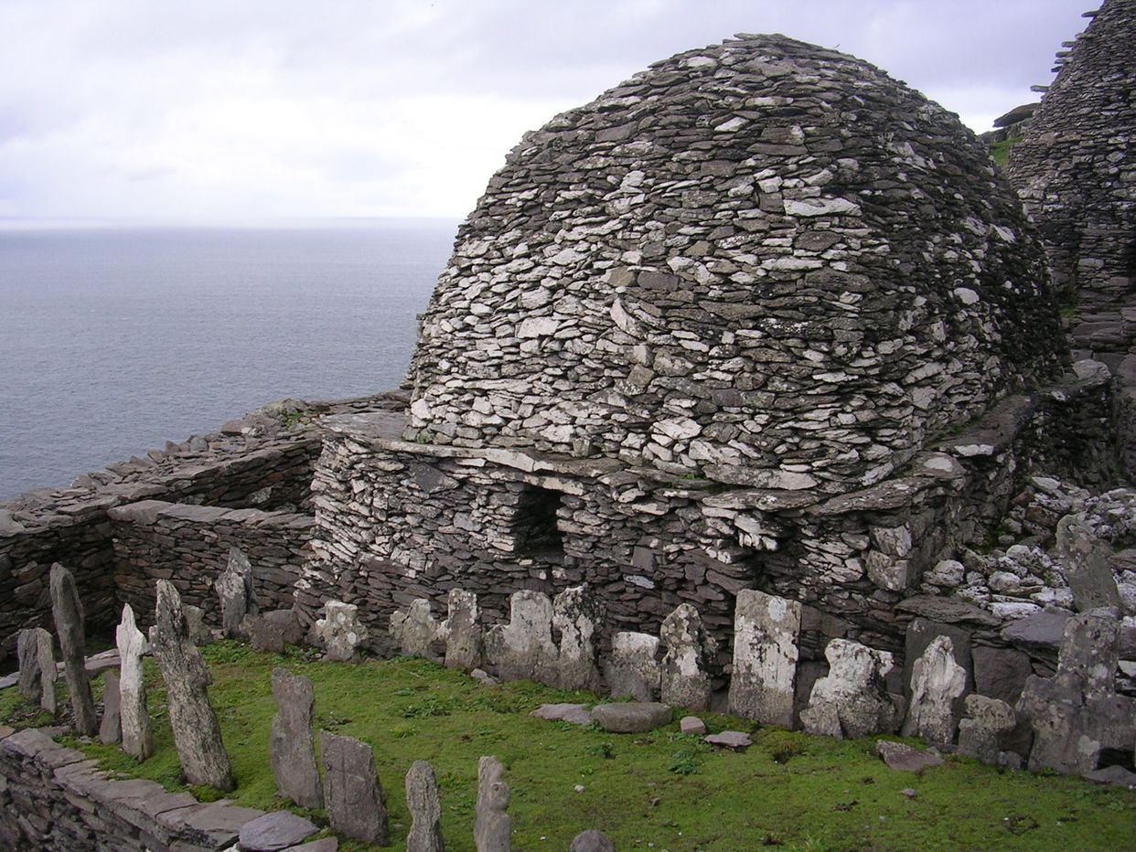 Skelling Michael Graveyard and Oratory