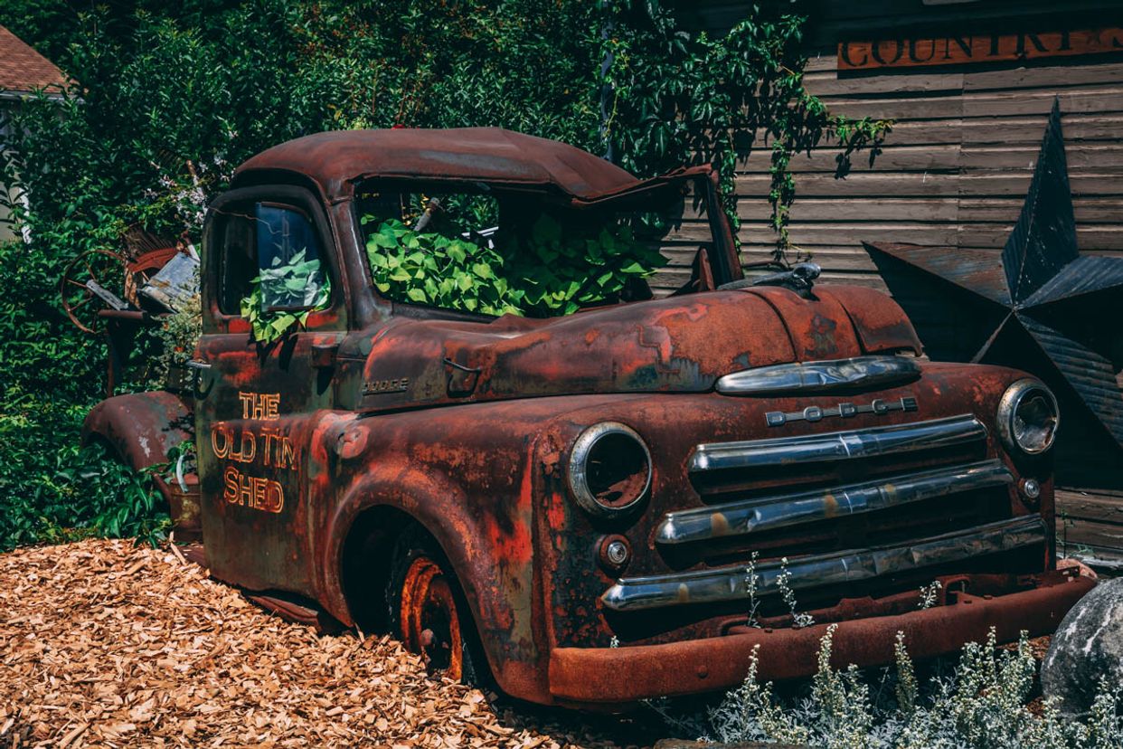 Th Old Tin Shed Garden Truck