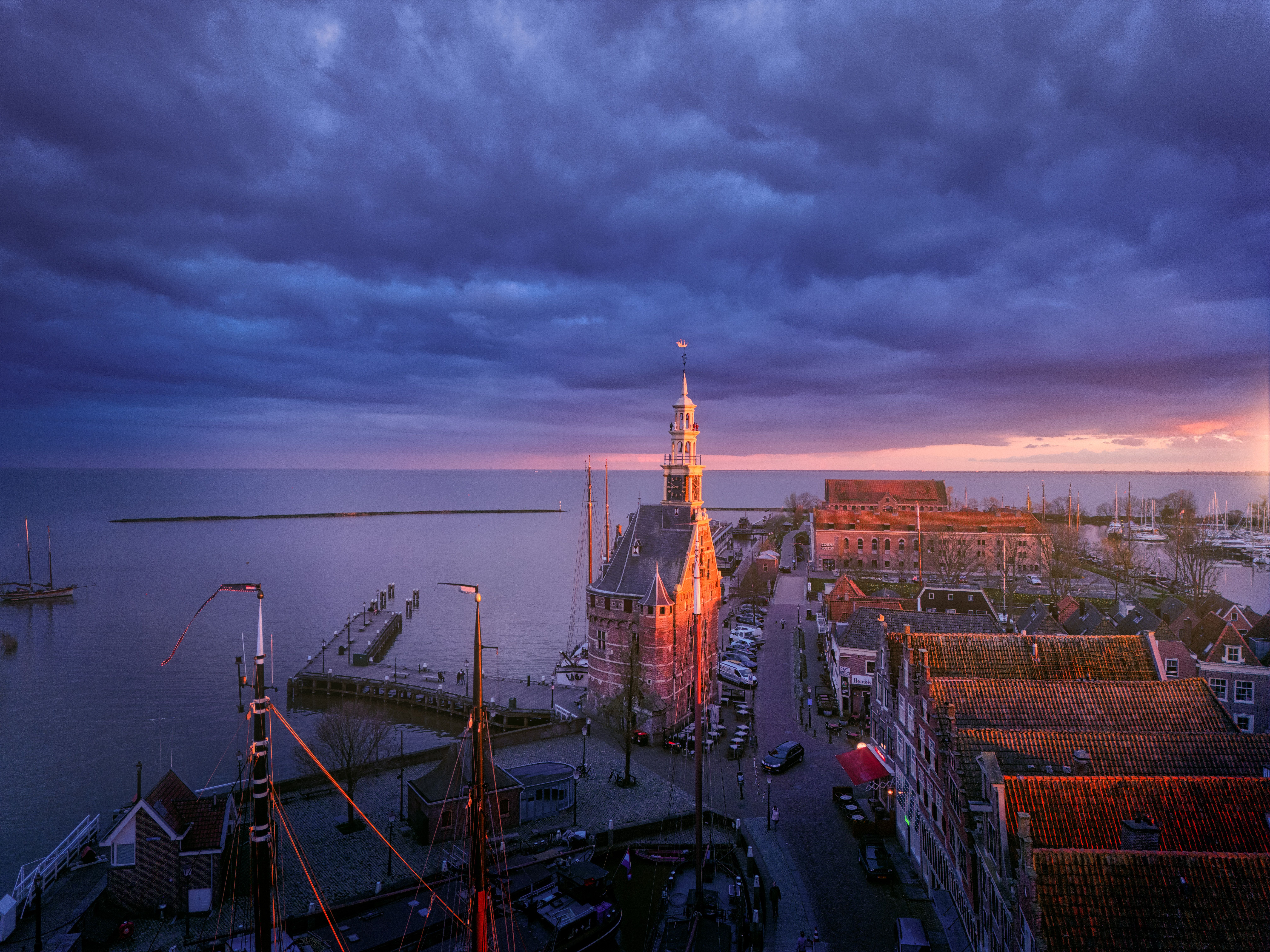 Havens Hoorn — Photo by @endstraphoto