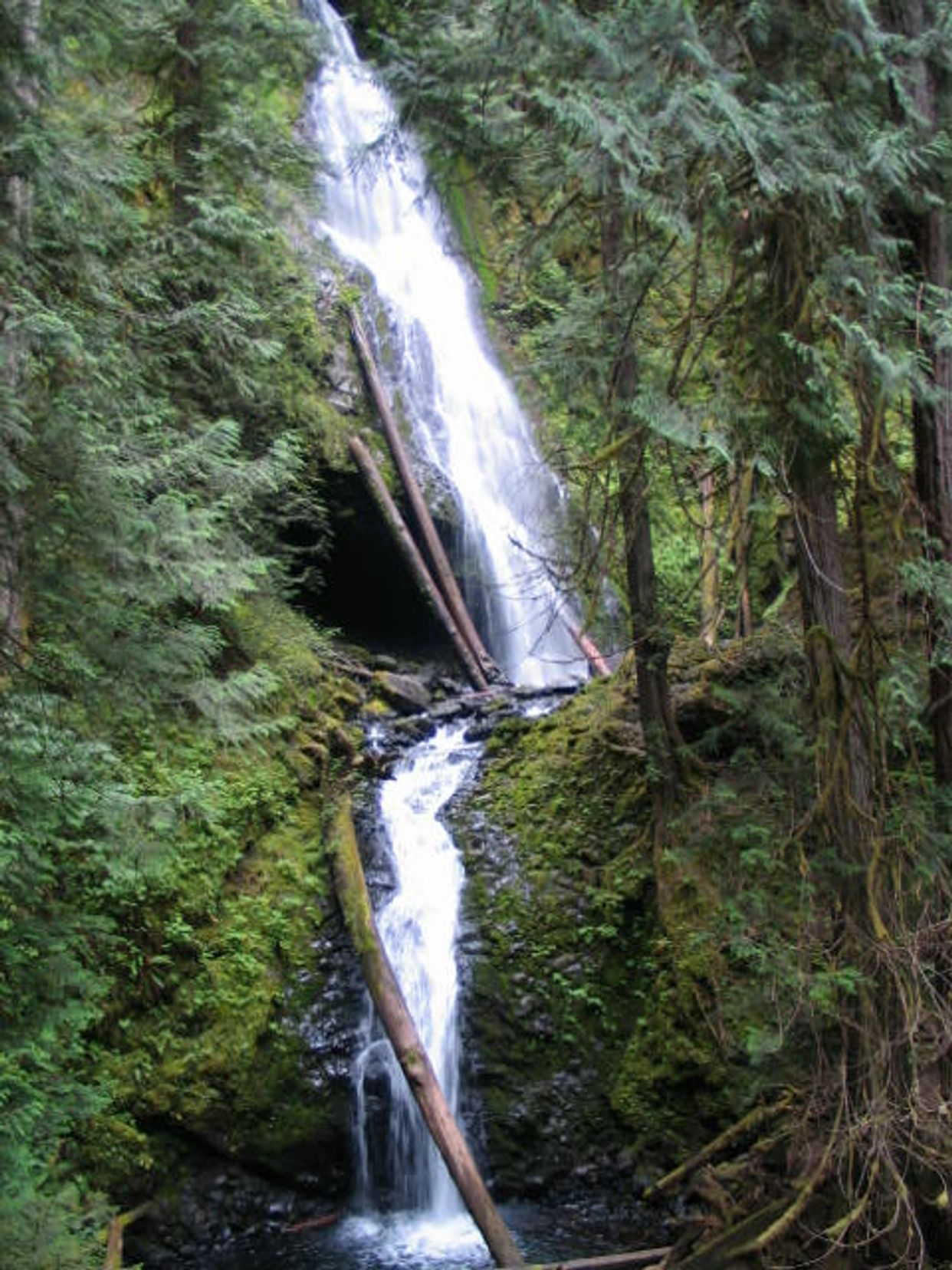 Murhut Falls