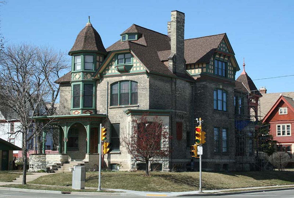 Victor Schlitz House