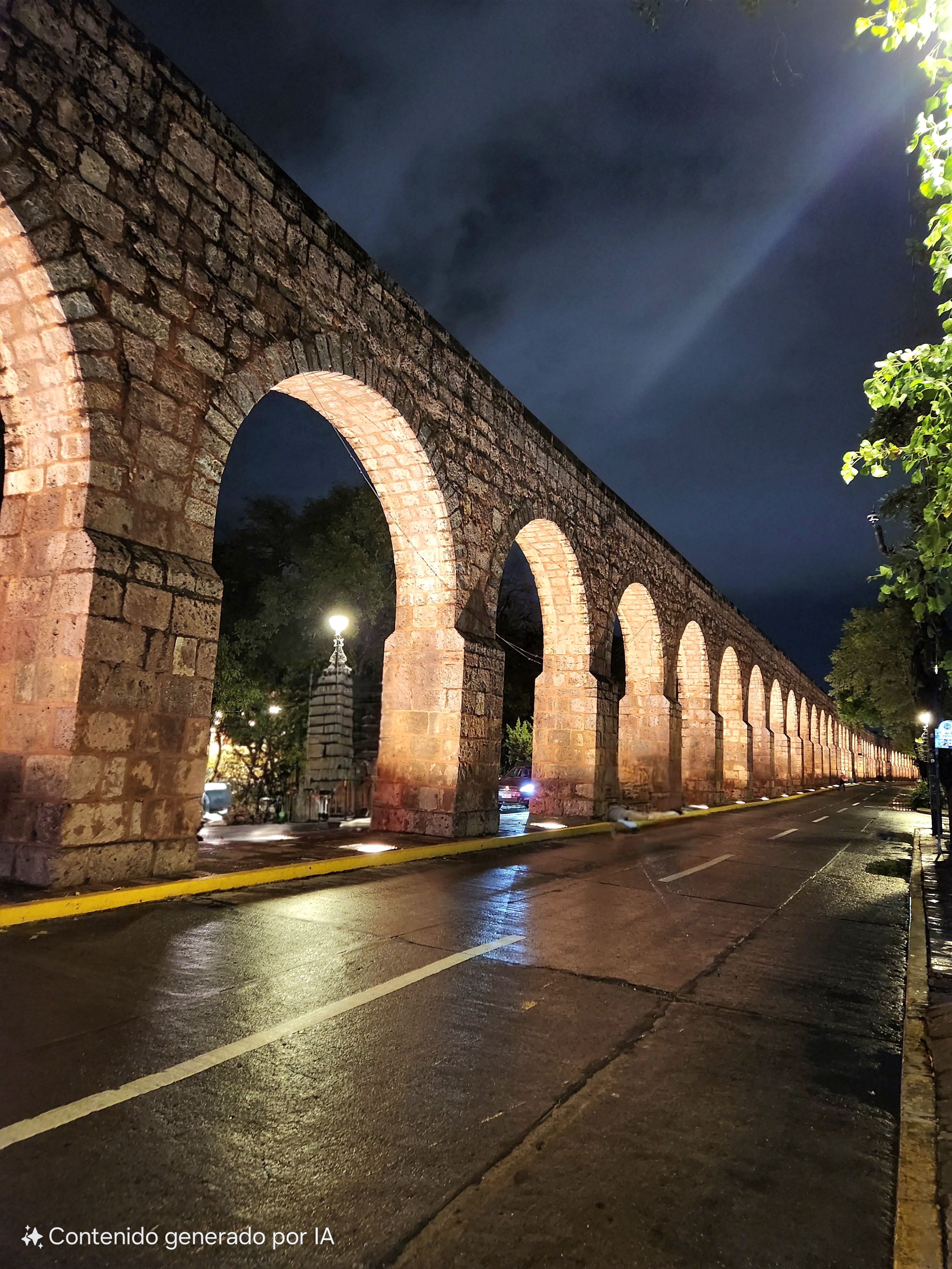 Acueducto de Morelia  — Photo by https://instagram.com/diego.a_cisneros?utm_source=qr&igshid=MzNlNGNkZWQ4Mg%3D%3D
