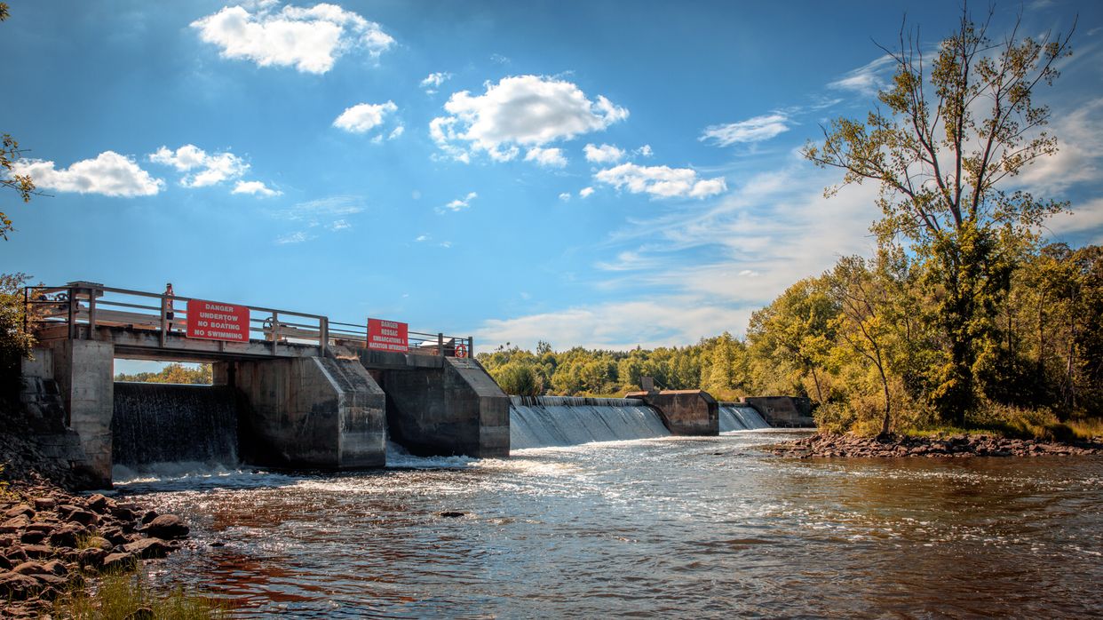 Burritts Rapids Dam