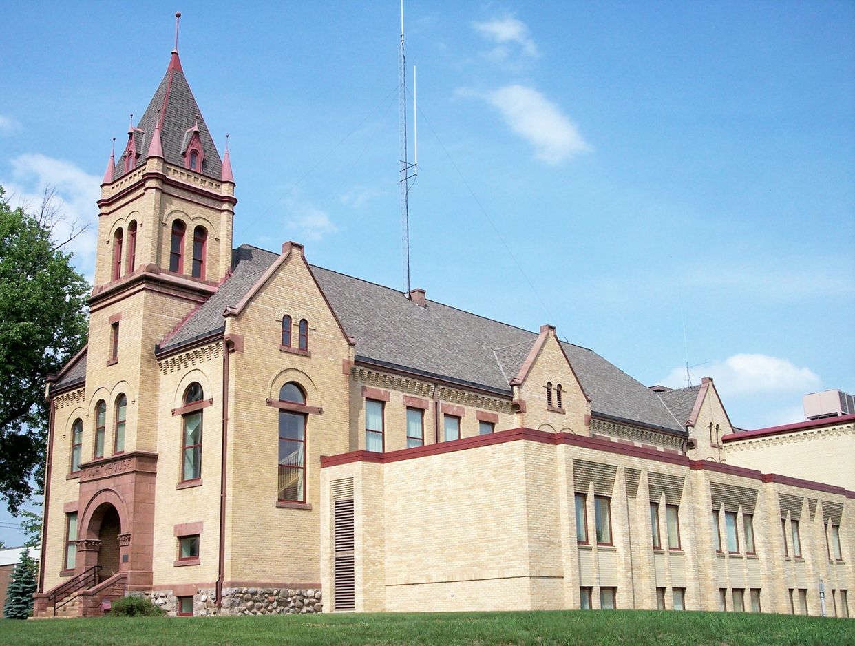  Kanabec County Courthouse