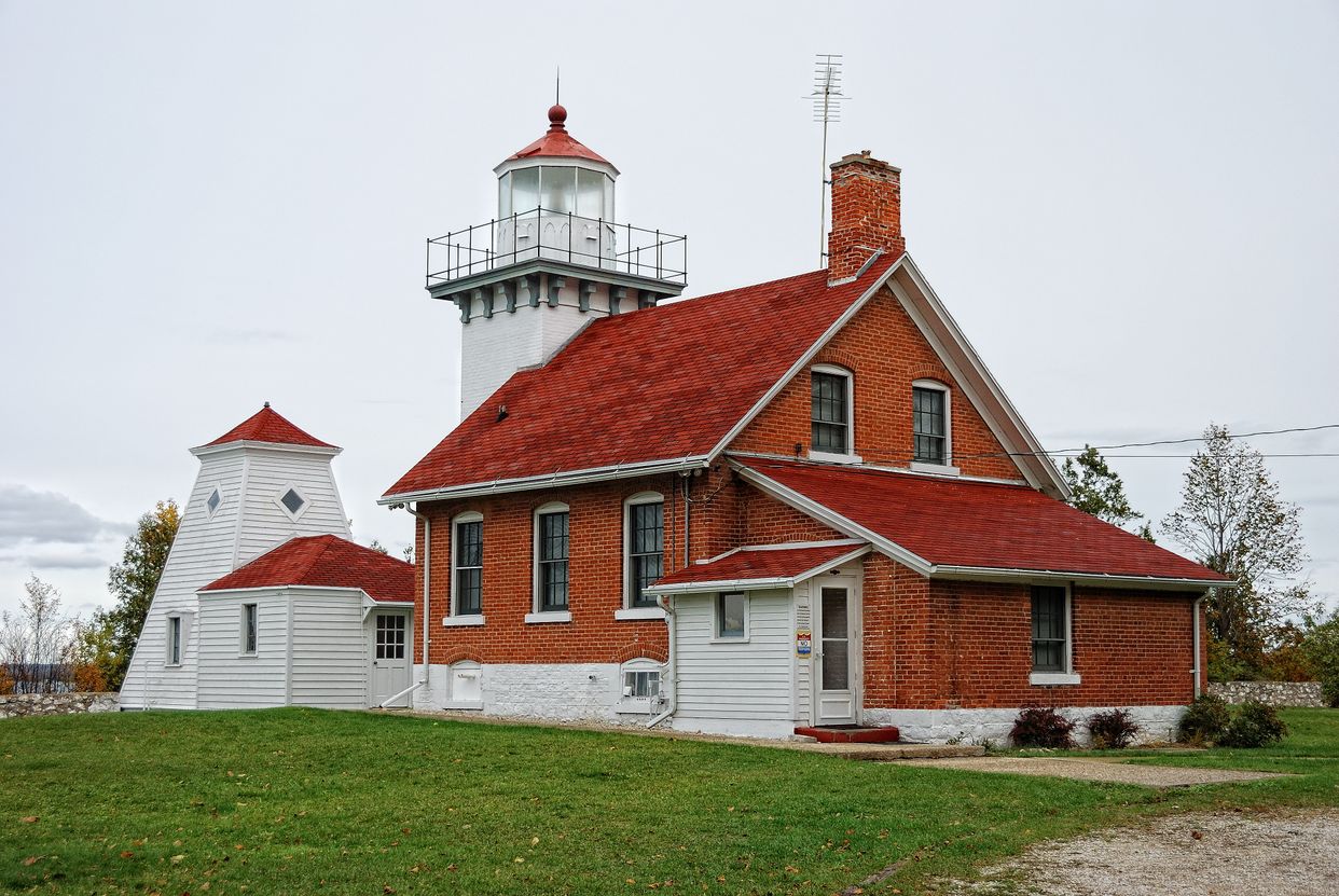 Sherwood Point lighthouse