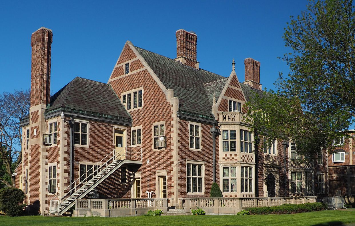Paul Watkins Manor House
