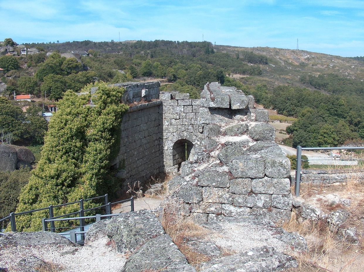 Castle of Pena de Aguiar Ruins