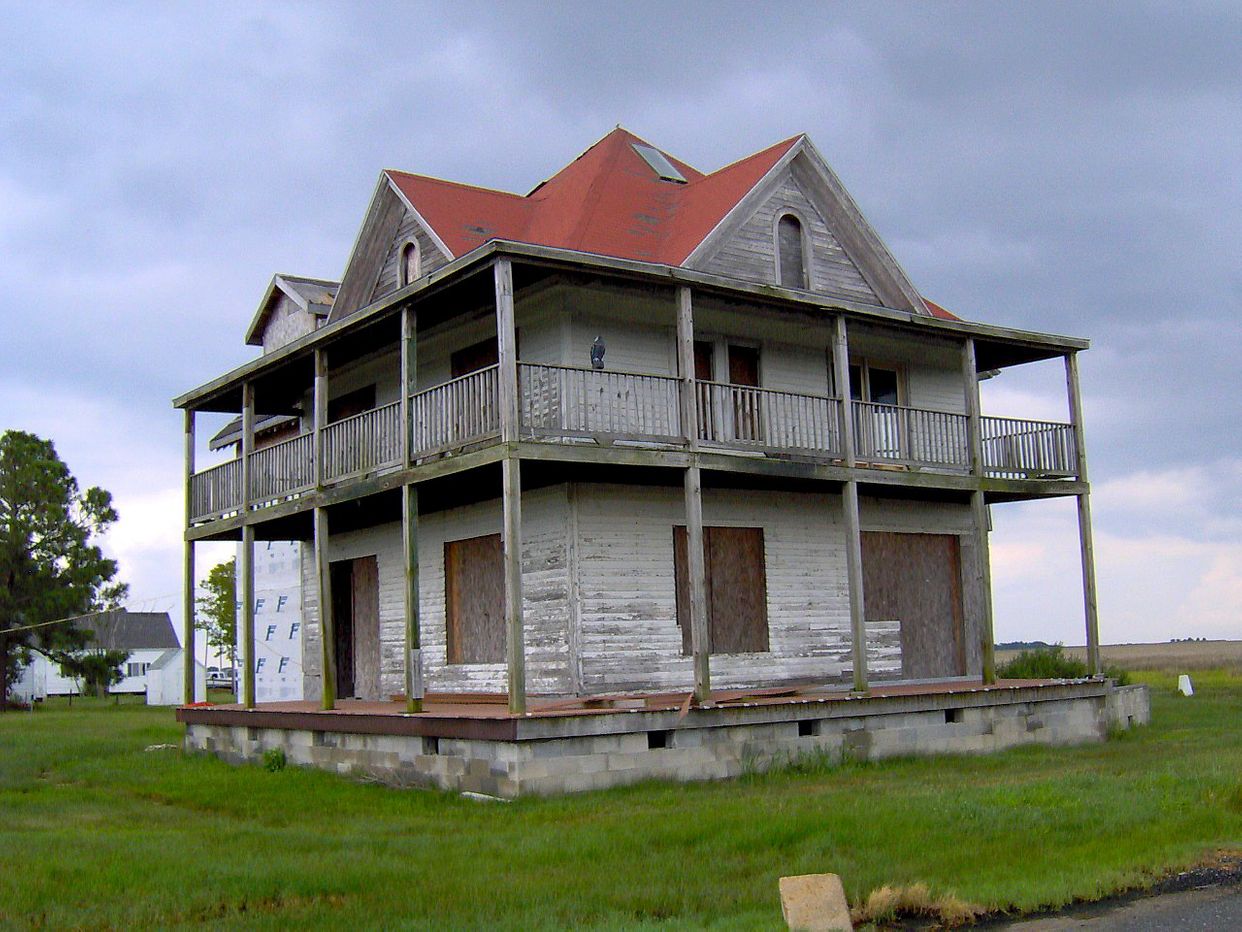 Abandoned House in Rhodes Point