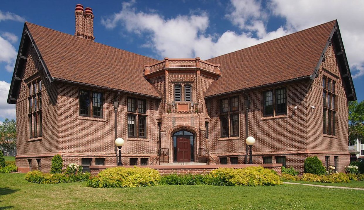 Sumner Branch Library