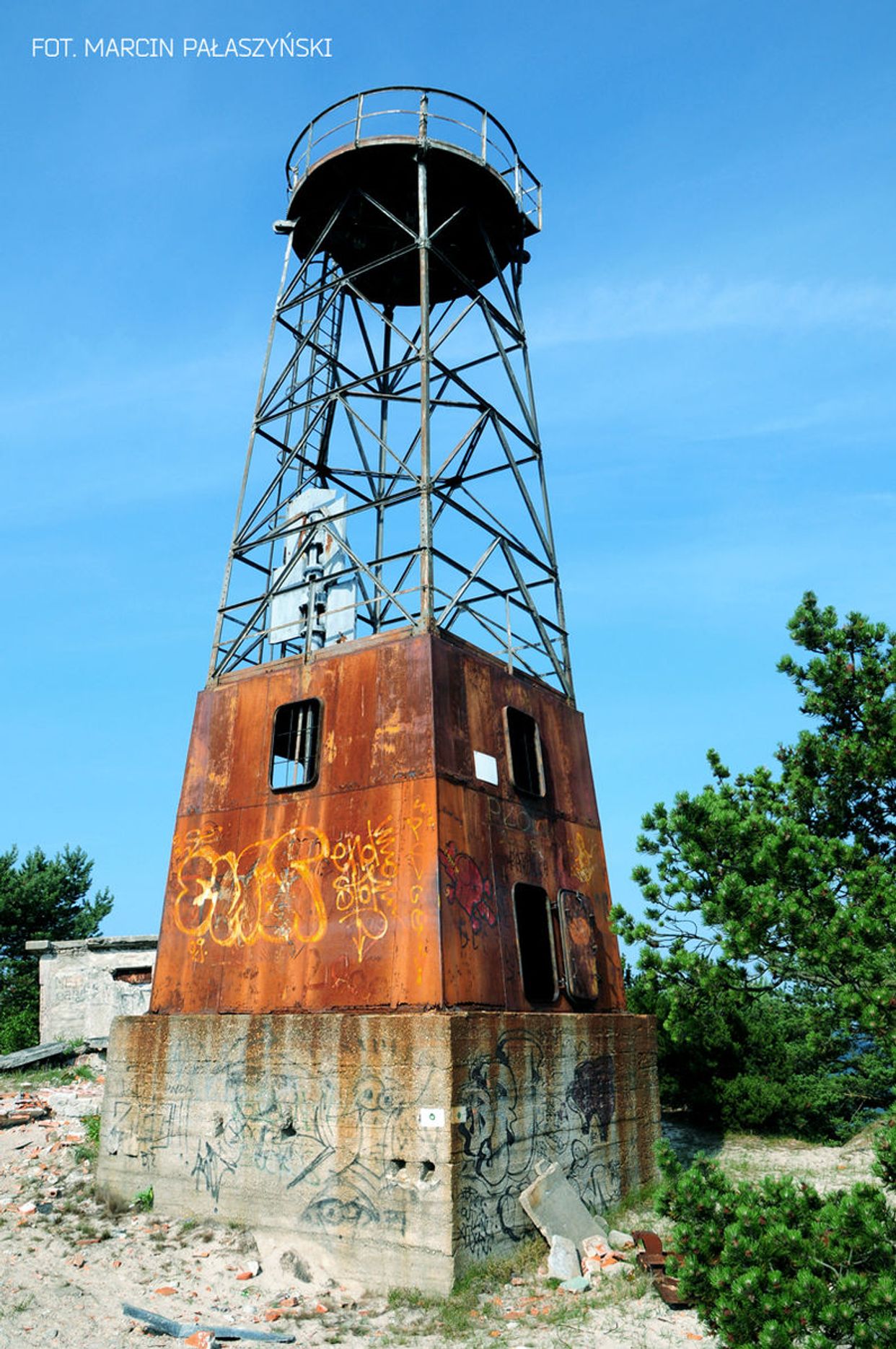 Góra Szwedów Lighthouse