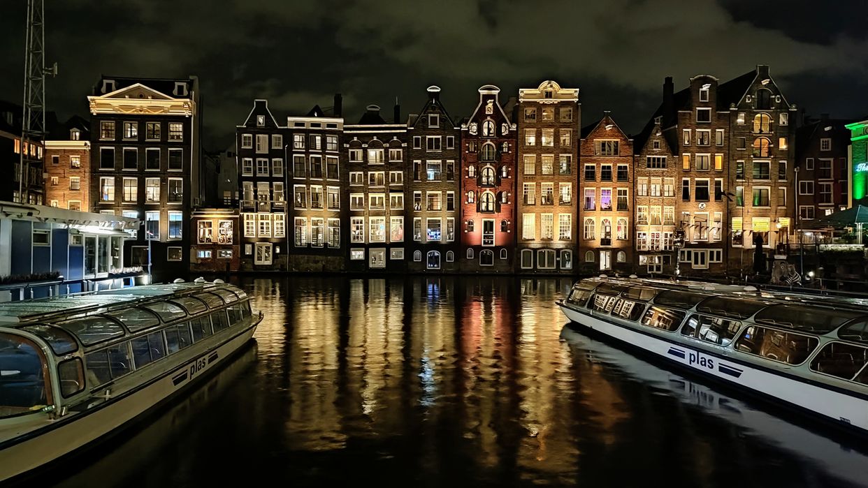 Damrak Waterfront