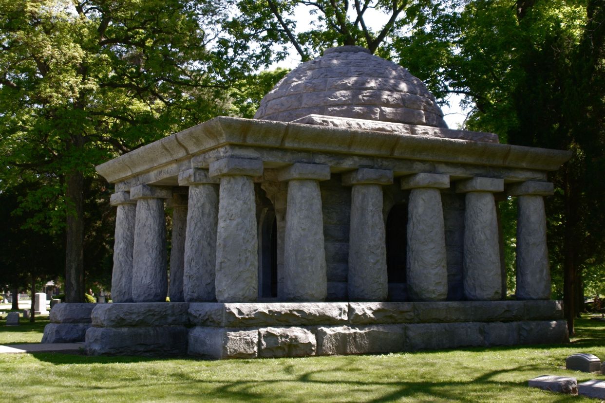 Illinois Governor John Riley Tanner's tomb