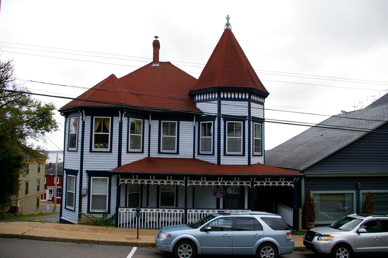 McLachlan House