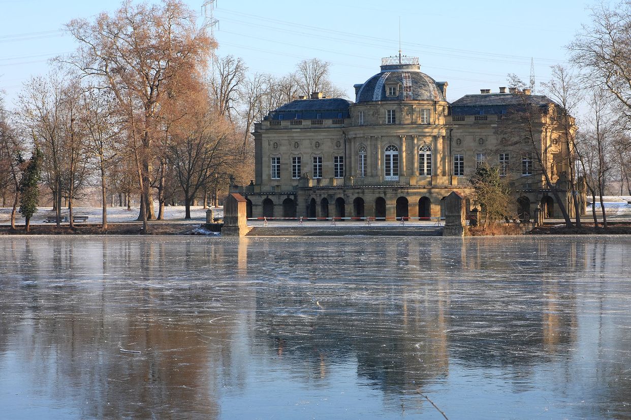 Monrepos Lakeside Palace