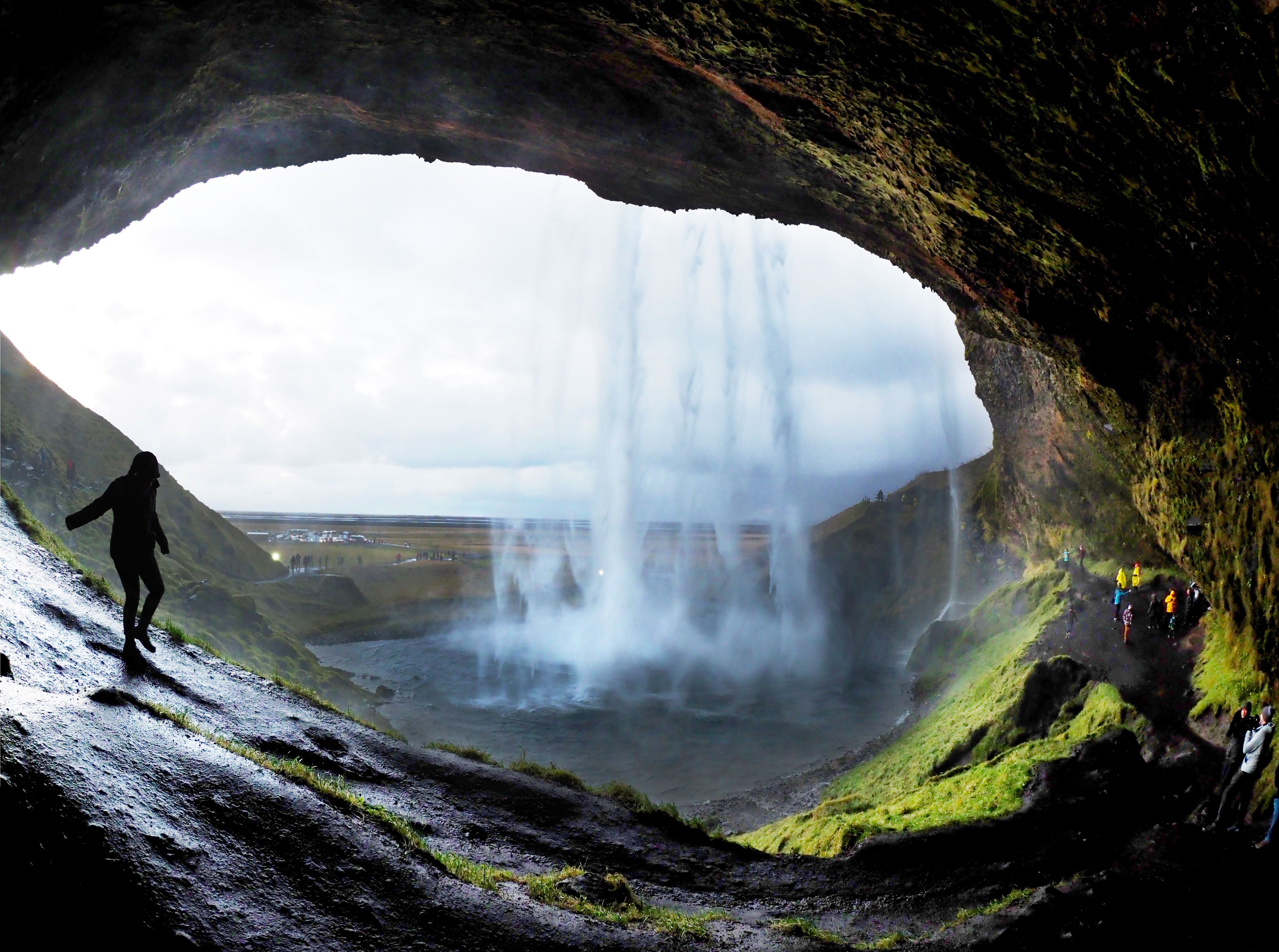 Seljalandsfross Cave — Photo by techuntangled.ca
