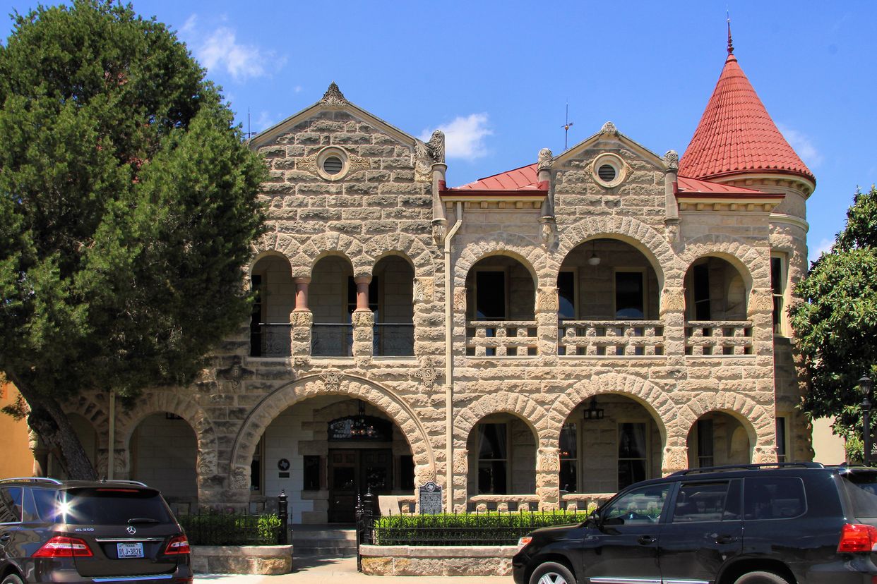 Capt. Charles Schreiner Mansion