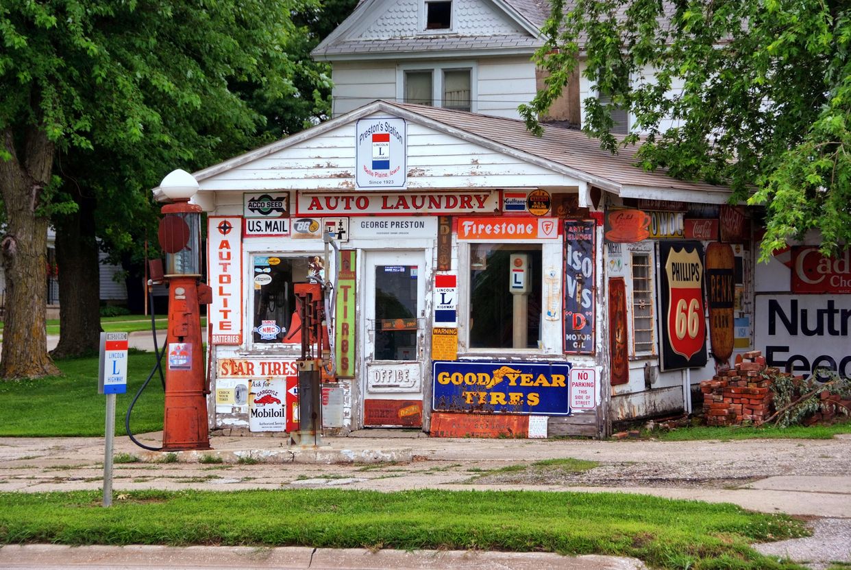 Preston's Service Station