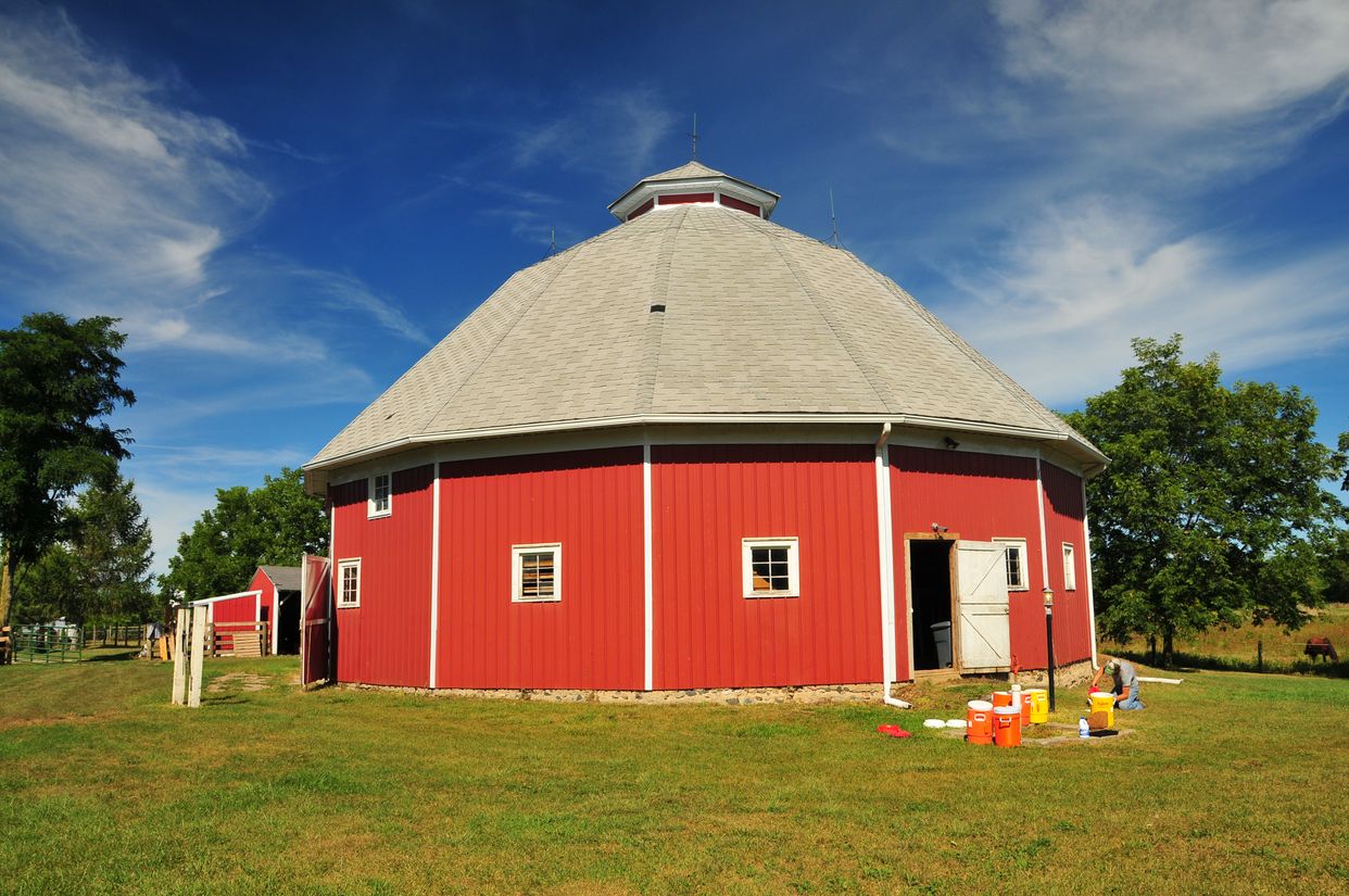 Maria and Franklin Wiltrout Polygonal Barn