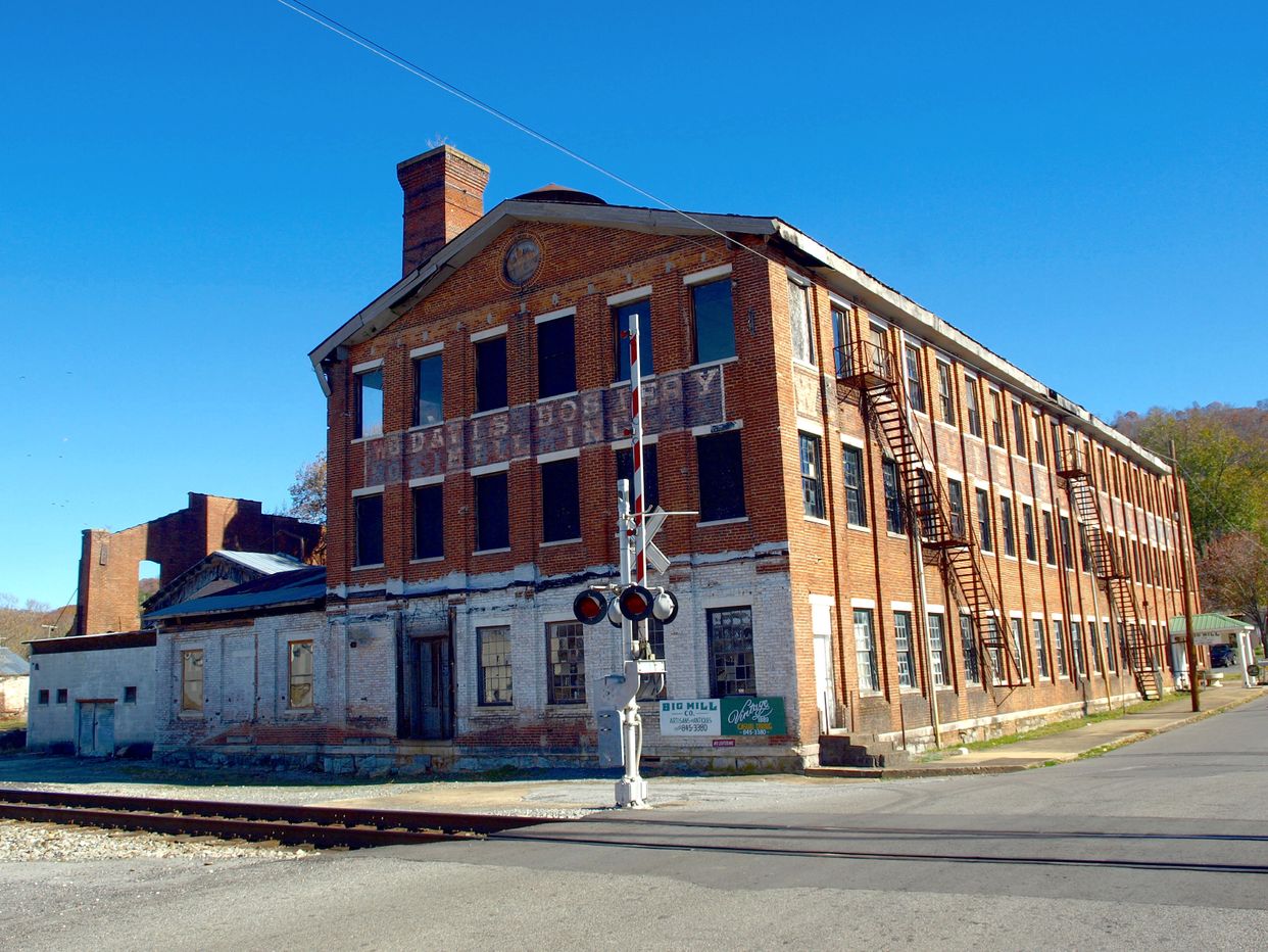W. B. Davis Hosiery Mill