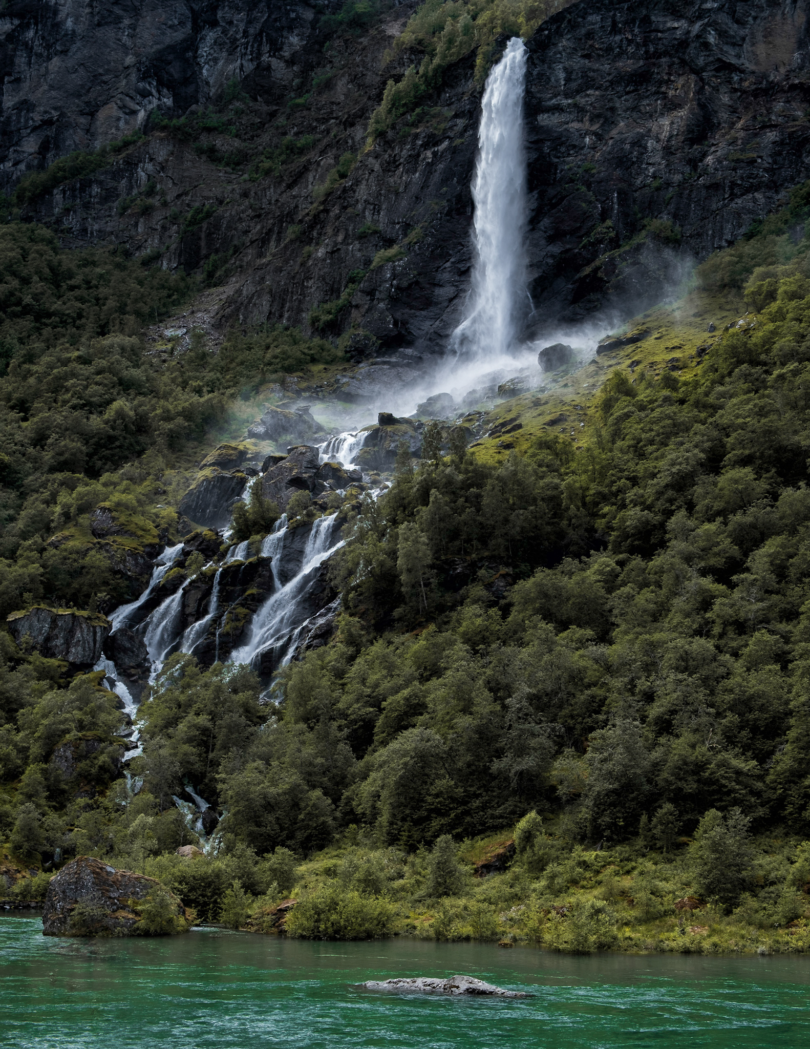 Rjoandefossen — Photo by F.Heiland