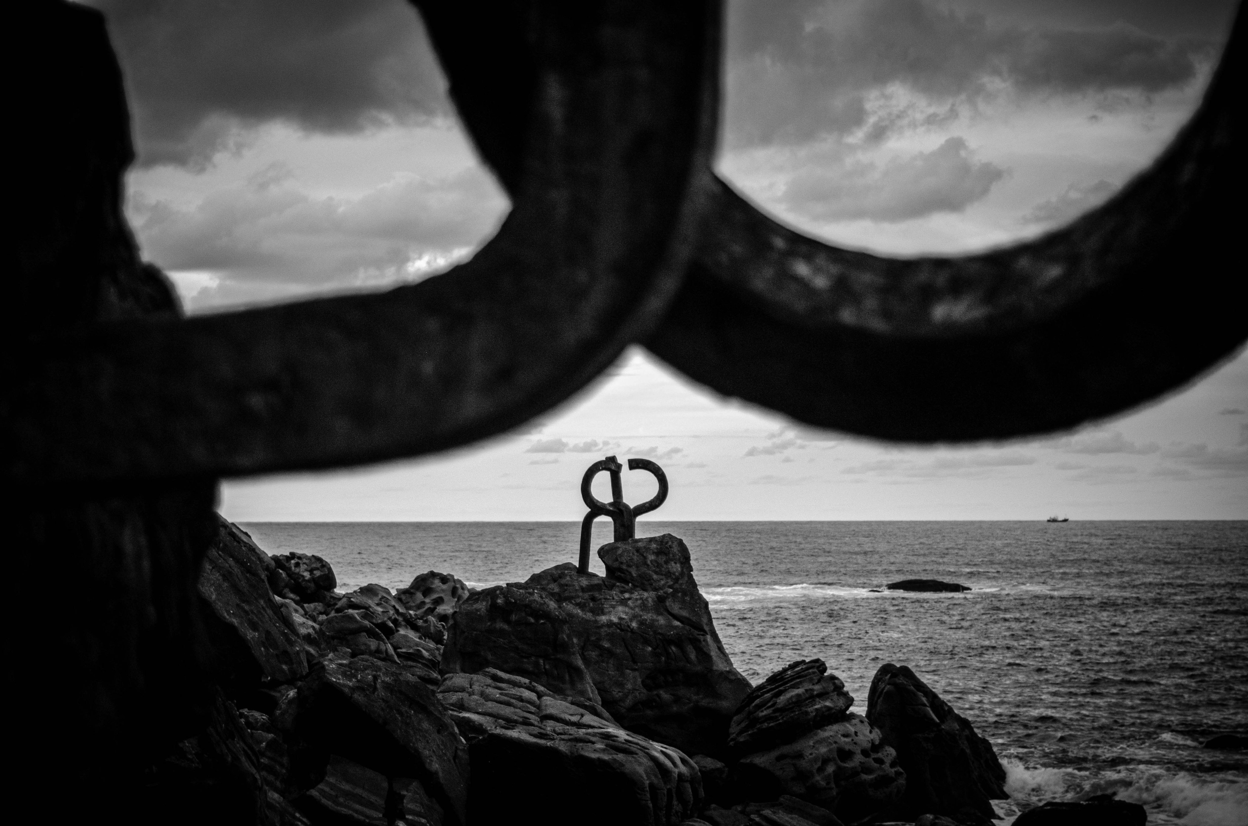 Comb of the Wind (Eduardo Chillida, 1976) - Photo by Sergi Ferrete