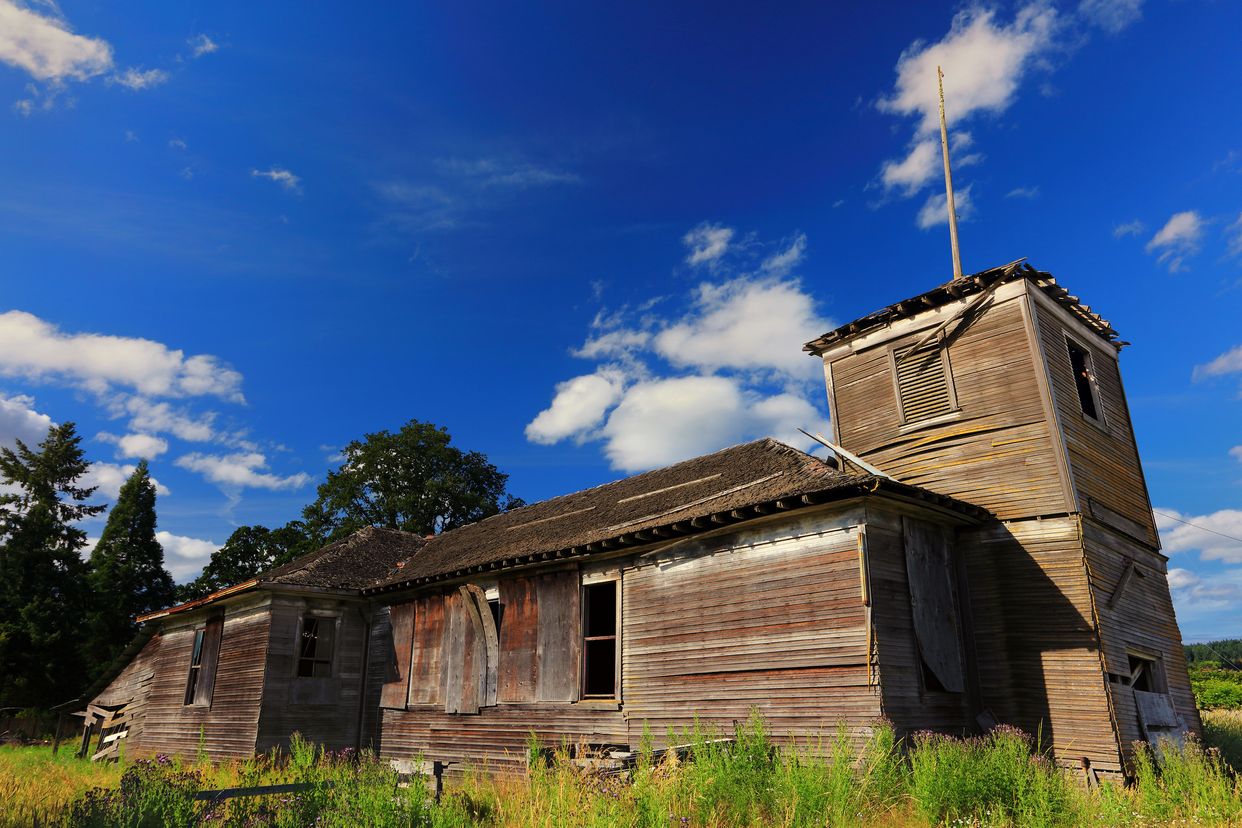 Abandoned Kinton Schoolhouse