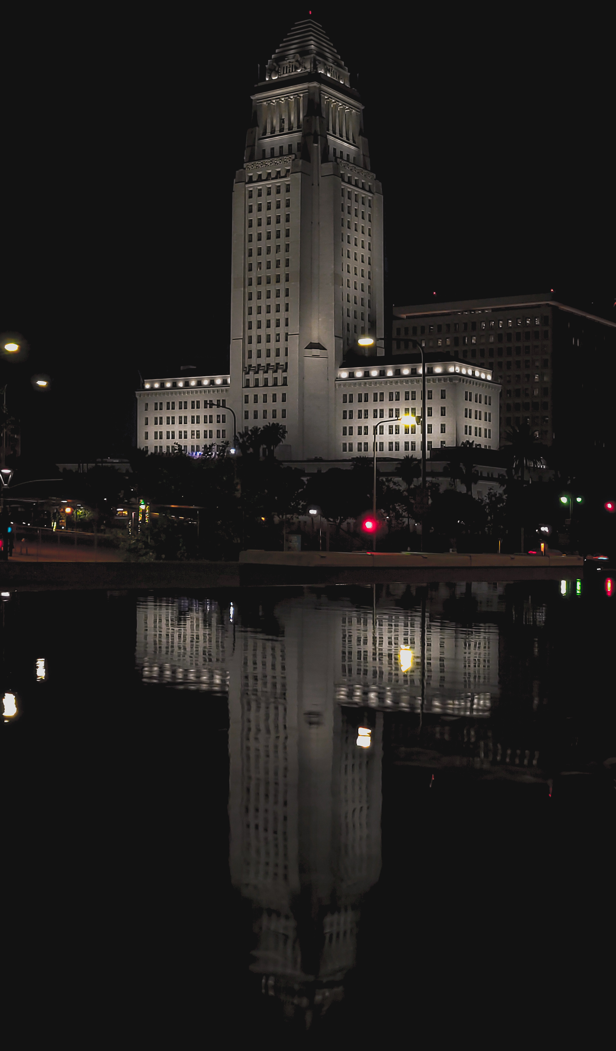 LA City Hall Reflection Location — Photo by instagram.com/john.ellisart