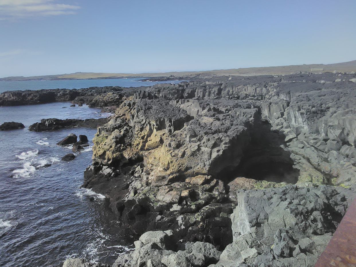Brimketill Lava Rock Pool