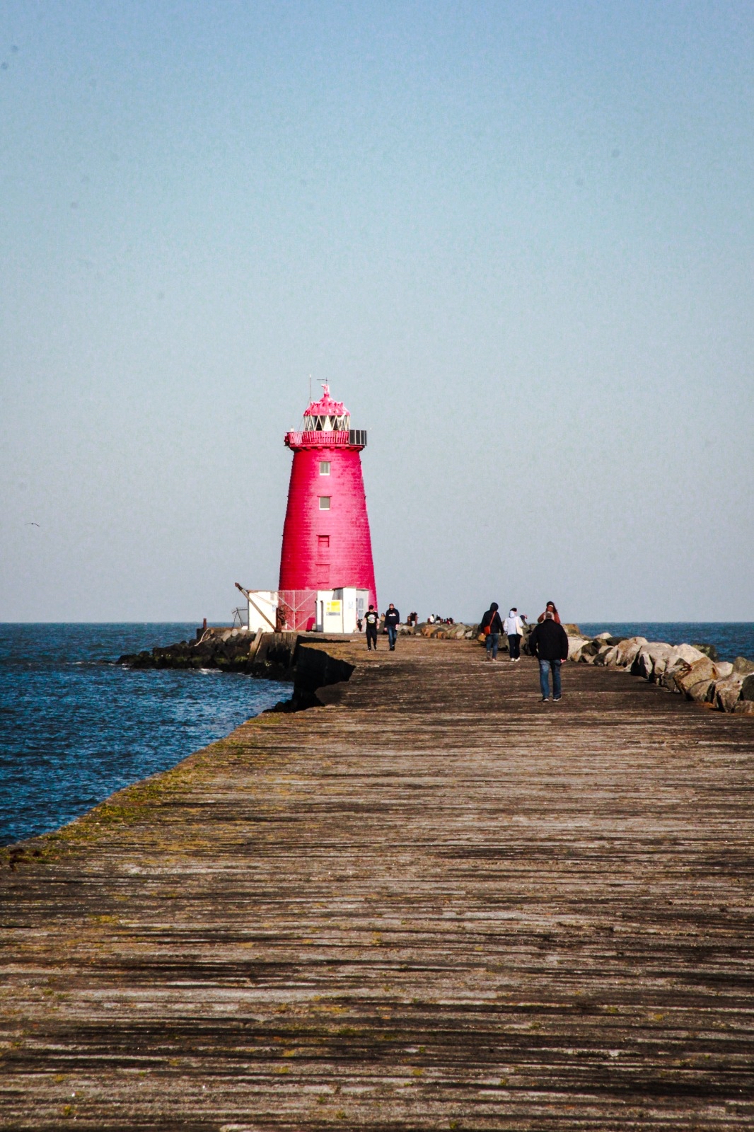 Poolbeg Lighthouse — Photo by nicoempa