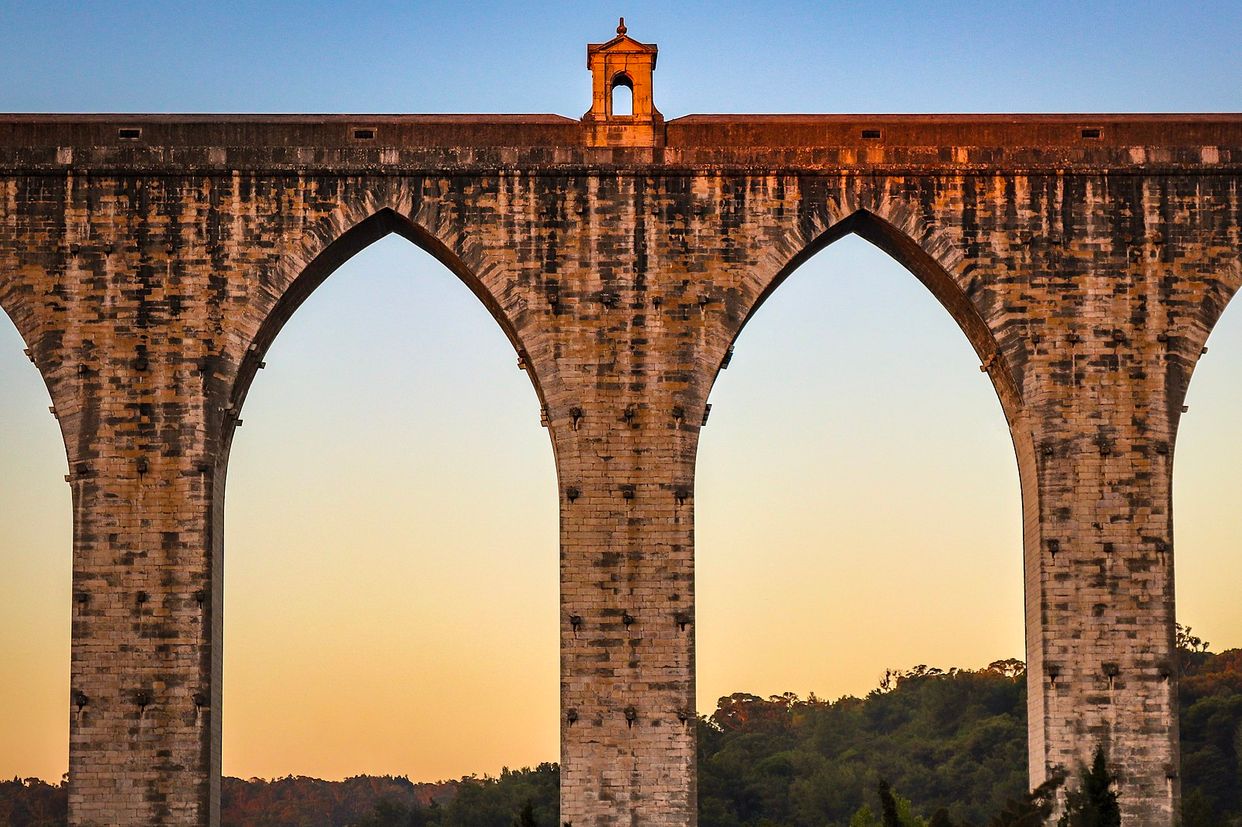 Águas Livres Aqueduct
